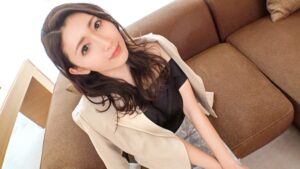 「敏感すぎてごめんね！」美乳人妻が中出しで悶絶！【ひかり33歳】01