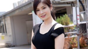 見られたい願望爆発！巨乳妻の初ハメ撮り【なつ希 40歳】01