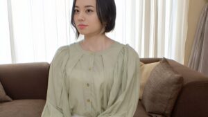 「やべ、咥え方エグすぎ…」むしゃぶりフェラで即ビンビン【栞奈 35歳】01