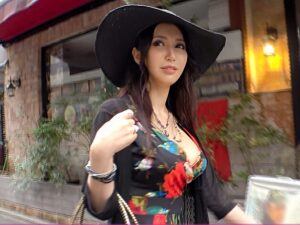 「こんなの…知らなかった…」初めての快楽に揺れる赤坂ナンパ占い師の腰つき01
