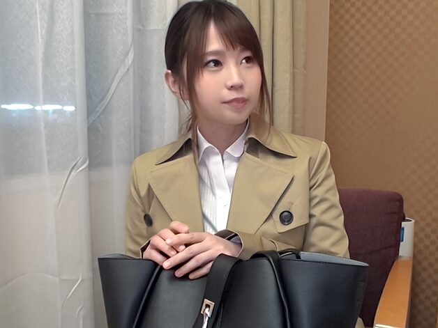 就活スーツのはずが電マでぐったり…セックスレス人妻の豹変する一面01