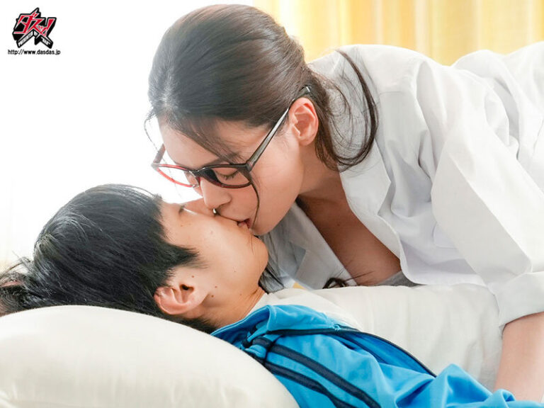 もしも保健の先生がセフレだったら…どうする？02