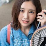 家族の目の前で人妻熟女が欲望を抑えきれず快感に堕ちていく背徳感01