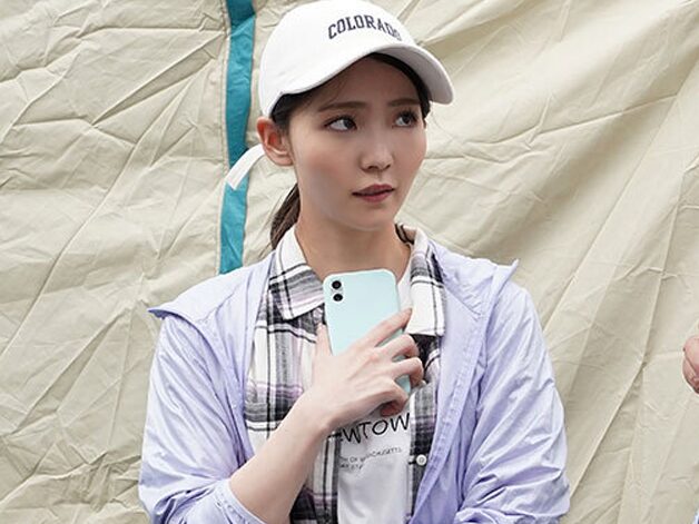 町内会キャンプで芽生えた禁断の快楽…人妻が抗えぬ背徳に沈む01