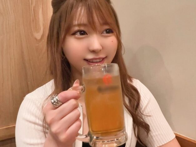 大人の女性が酒に酔い理性を飛ばし欲望に溺れる熟女人妻01